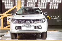 Mitsubishi Triton chứng nhận an toàn năm sao từ ANCAP